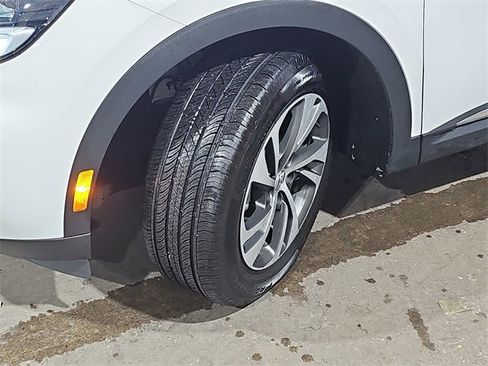 Used 2023 Buick Envision Essence image 32