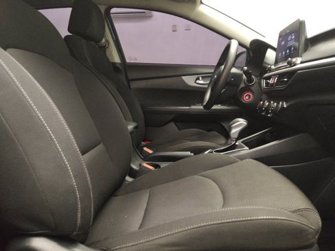 Used 2021 Kia Forte LXS FWD image 21