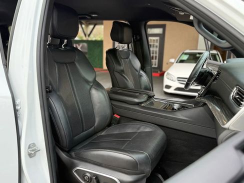 Used 2022 Jeep Wagoneer Series II image 38