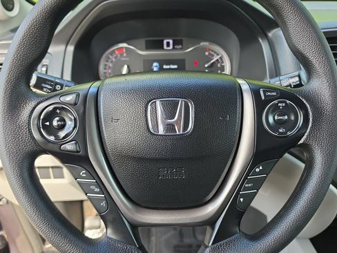 Used 2017 Honda Pilot EX image 12