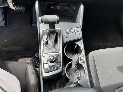 Used 2025 Kia Sportage LX FWD image 36