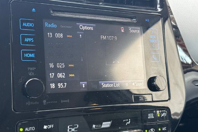 Used 2018 Toyota Prius Three FWD image 19