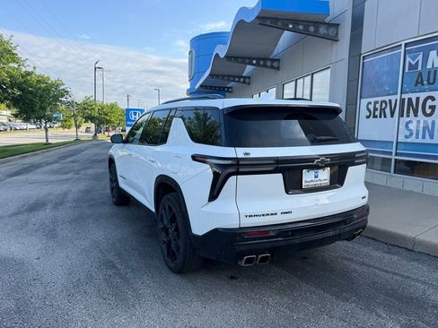 Used 2024 Chevrolet Traverse RS AWD/4WD image 11