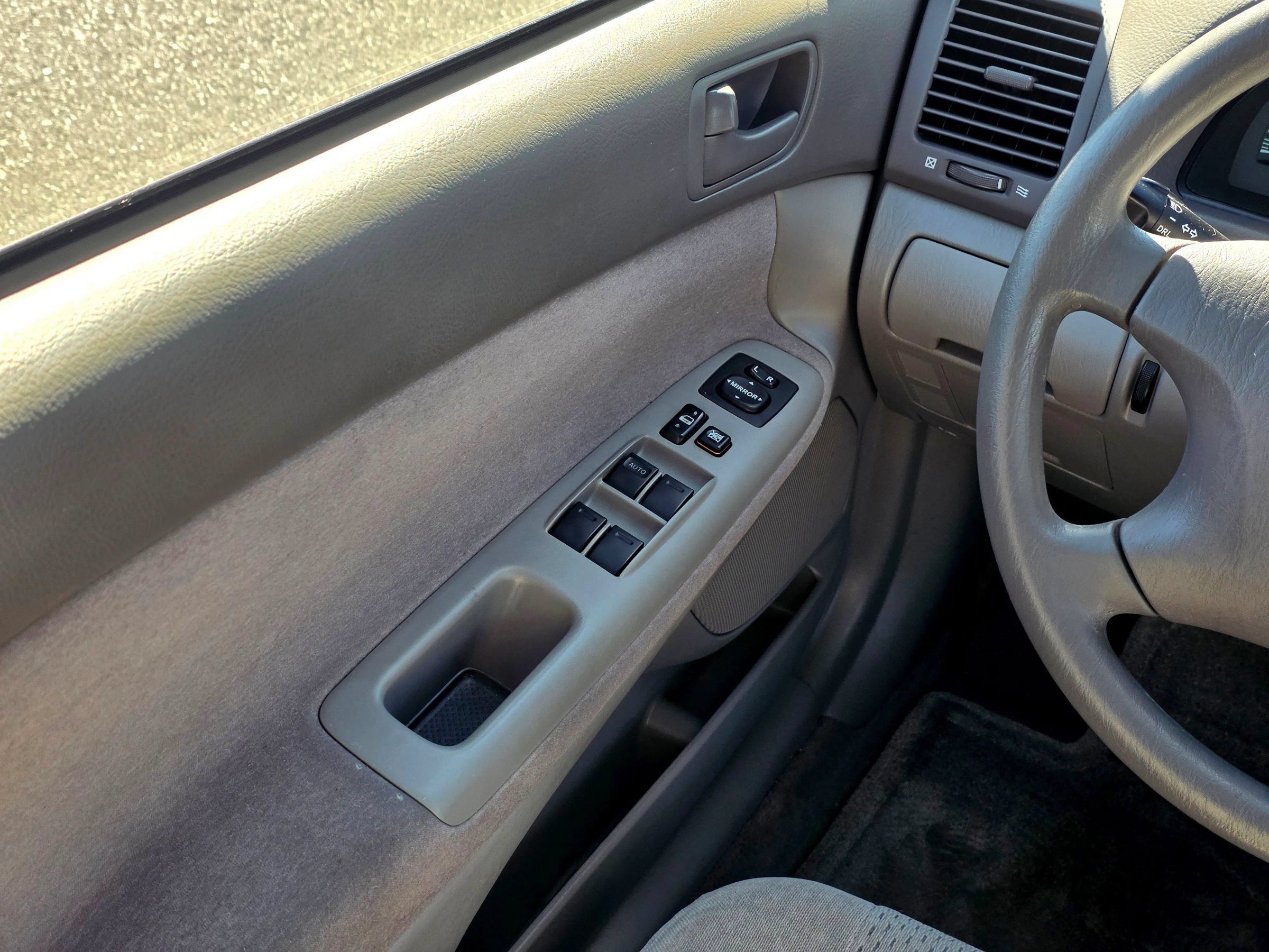 Used 2003 Toyota Camry LE FWD image 25
