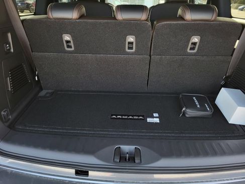 New 2026 Nissan Armada SL w/ Captain's Chari Seat Package image 14