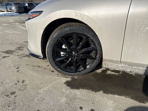 New 2026 MAZDA MAZDA3 Hatchback w/Premium Plus Pkg image 27