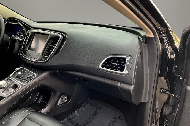 Used 2016 Chrysler 200 C FWD image 25