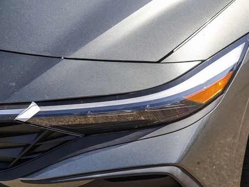 New 2025 Hyundai Elantra SEL FWD image 8