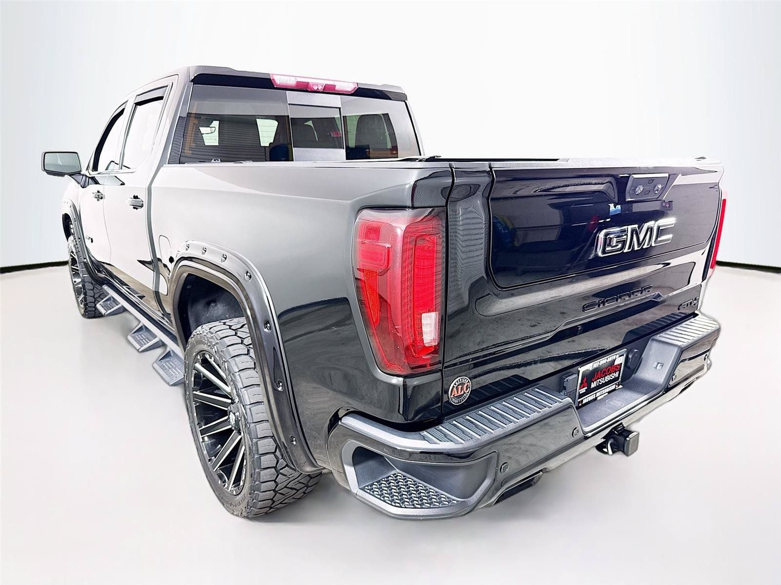 Used 2023 GMC Sierra 1500 AT4 w/ AT4 Premium Package AWD/4WD image 32