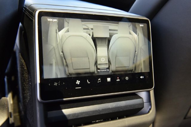 Used 2026 Tesla Model Y Long Range AWD/4WD image 18