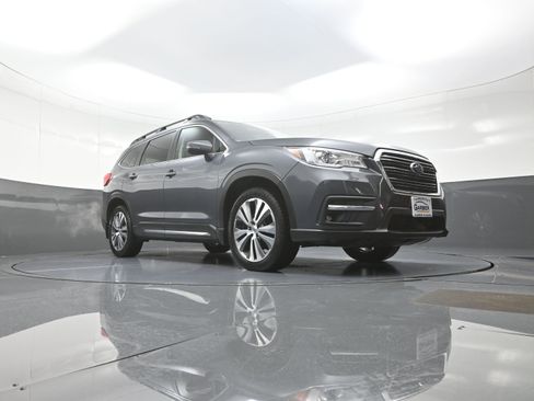 Used 2022 Subaru Ascent Limited image 9