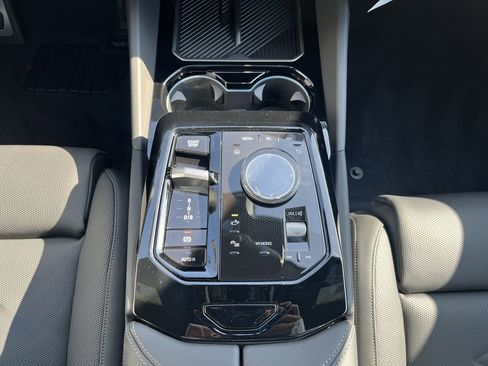 Used 2025 BMW i5 M60 w/ Premium Package image 28