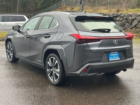 Used 2022 Lexus UX 250h Luxury image 3