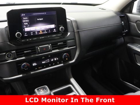 Used 2023 Nissan Pathfinder S image 15