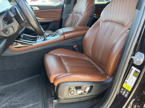 Used 2020 BMW X7 M50i w/ Luxury Seating Package AWD/4WD image 24