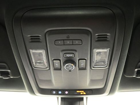 Used 2021 Chevrolet Suburban High Country image 35