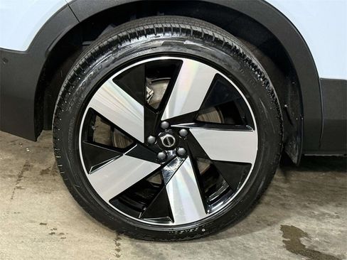 Used 2024 Volvo C40 P8 Recharge Ultimate image 13