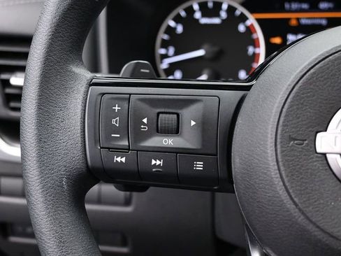 Used 2023 Nissan Rogue SV image 20