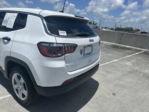 Used 2023 Jeep Compass Sport AWD/4WD image 12
