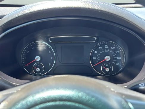 Used 2017 Kia Sorento FWD image 12
