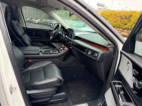 Certified 2024 Lincoln Aviator Reserve w/ Equipment Group 201A AWD/4WD image 32