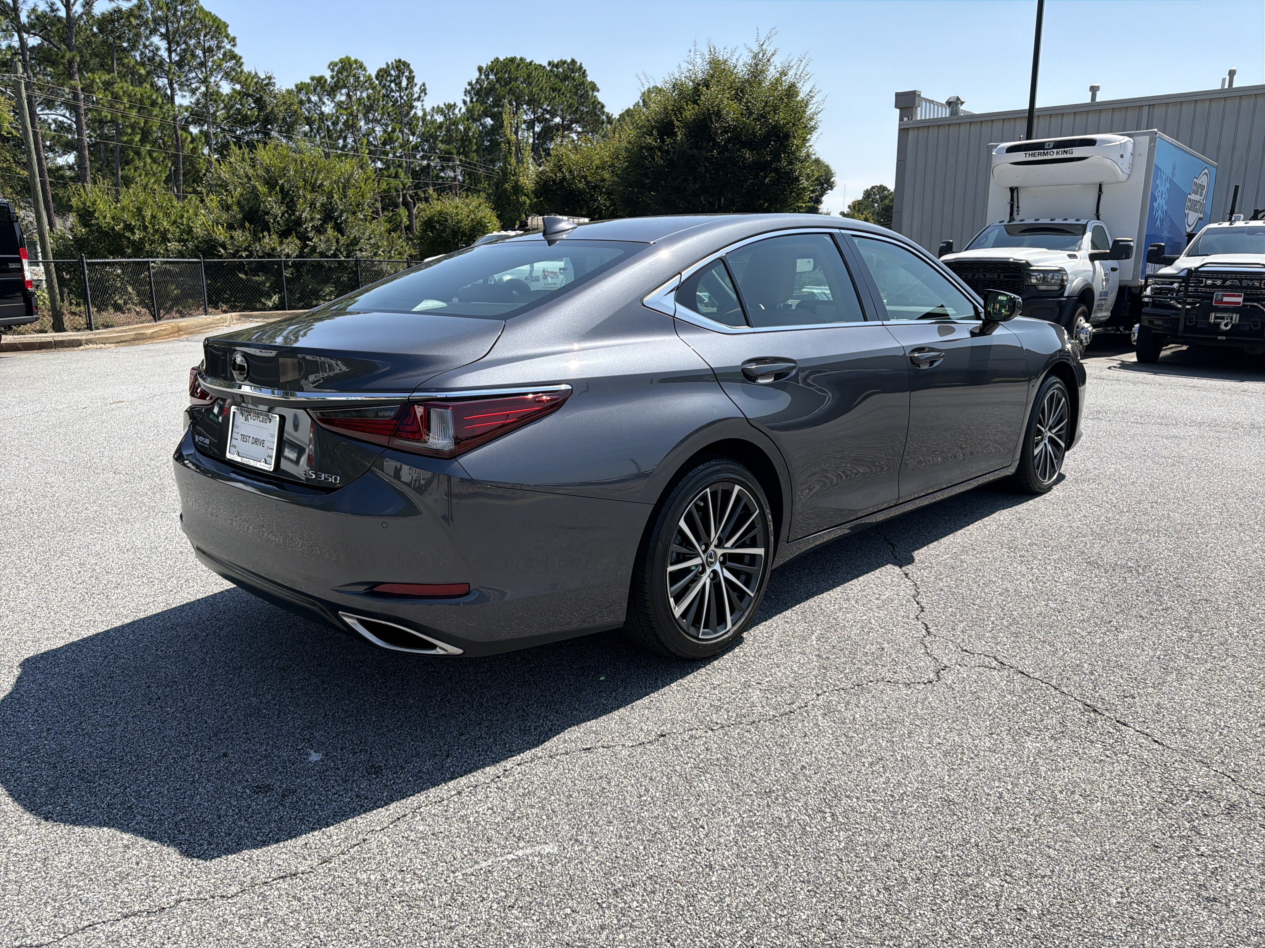 Used 2024 Lexus ES 350 w/ Premium Package FWD image 8