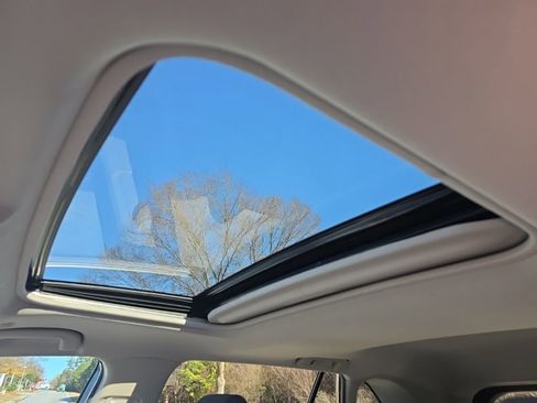 Used 2024 Toyota RAV4 XLE image 25