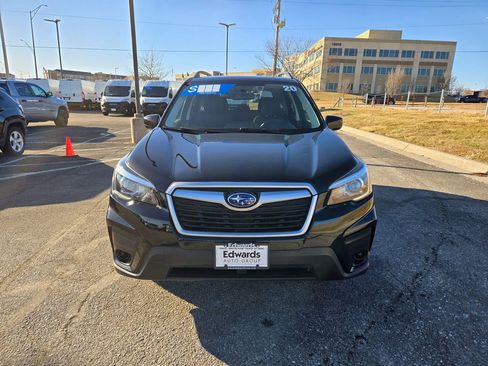 Used 2020 Subaru Forester Premium image 9