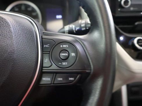 Certified 2022 Toyota Corolla Cross LE w/ Moonroof Package image 19