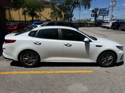 Used 2020 Kia Optima LX image 4