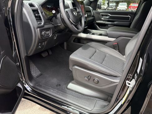 Used 2025 RAM 1500 Big Horn AWD/4WD image 18