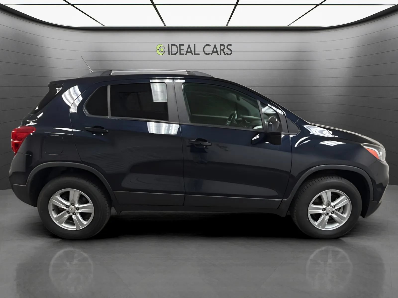 Used 2021 Chevrolet Trax LT AWD/4WD image 4