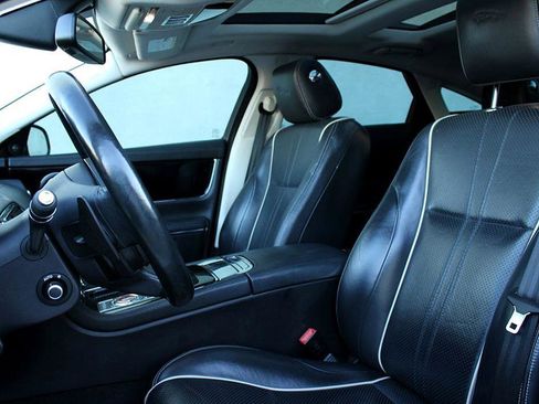 Used 2016 Jaguar XJ R-Sport image 13