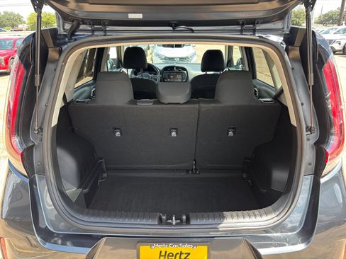 Used 2025 Kia Soul LX w/ LX Technology Package FWD image 29