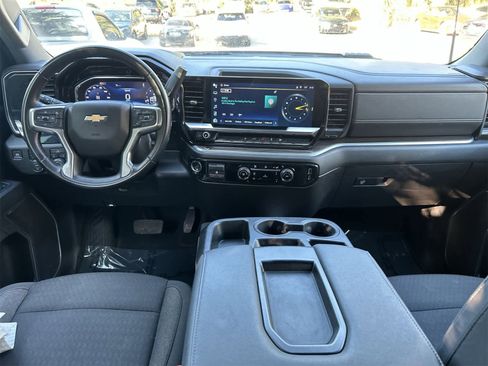 Used 2024 Chevrolet Silverado 2500 LT image 10
