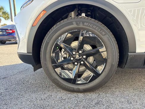 Used 2026 Chevrolet Equinox EV LT image 4