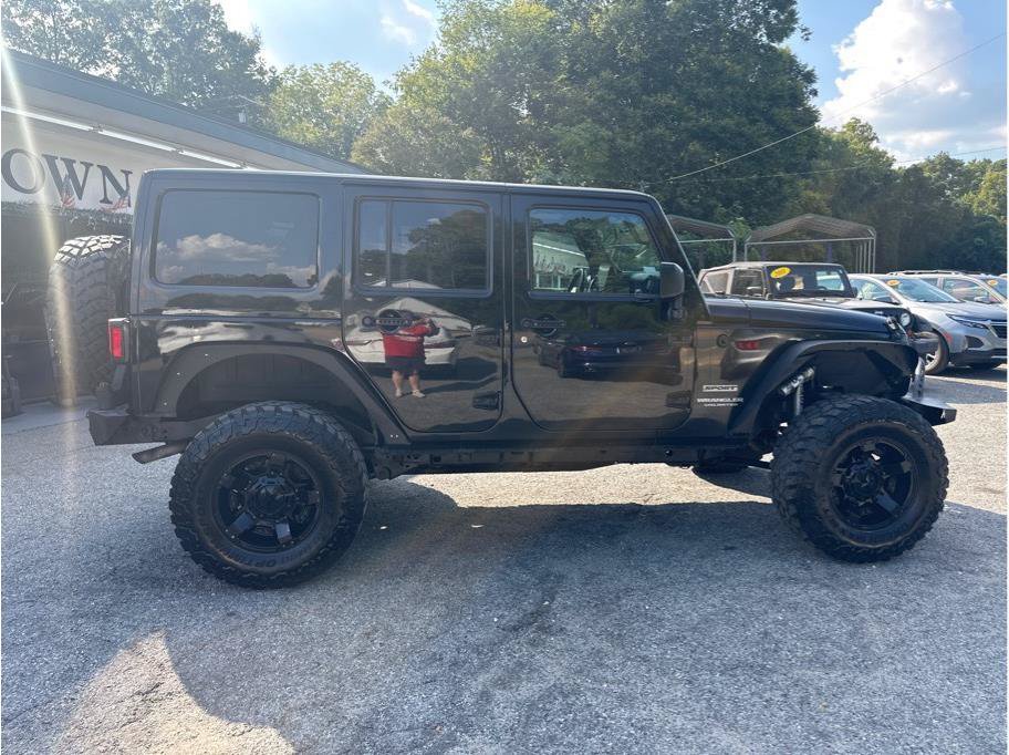 Used 2016 Jeep Wrangler Unlimited Sport w/ Connectivity Group AWD/4WD image 5