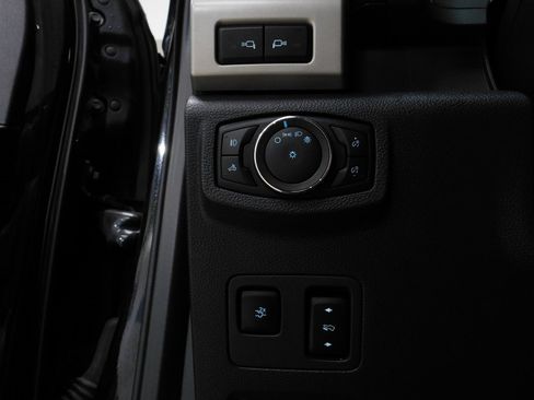 Used 2022 Ford F250 Lariat w/ Black Appearance Pkg image 44