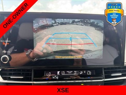 Used 2025 Toyota Sienna XSE FWD image 22