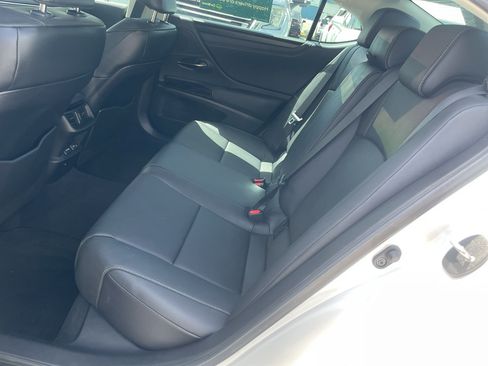 Used 2024 Lexus ES 350 w/ Premium Package FWD image 7