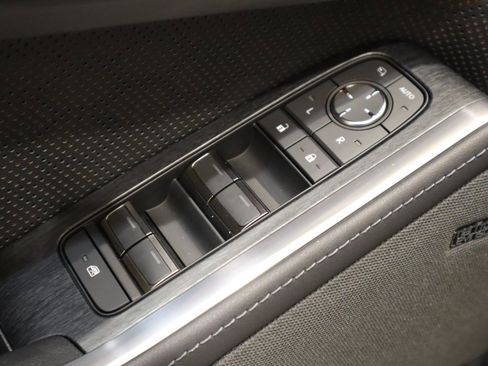 Used 2024 Lexus GX 550 image 25