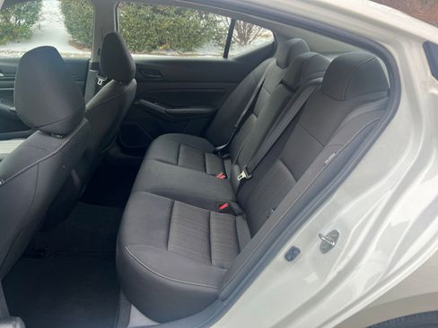 Used 2025 Nissan Altima 2.5 SV image 21