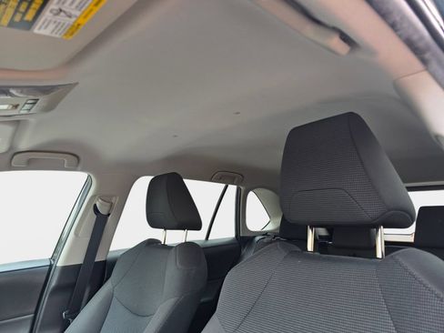 Used 2020 Toyota RAV4 LE AWD/4WD image 34
