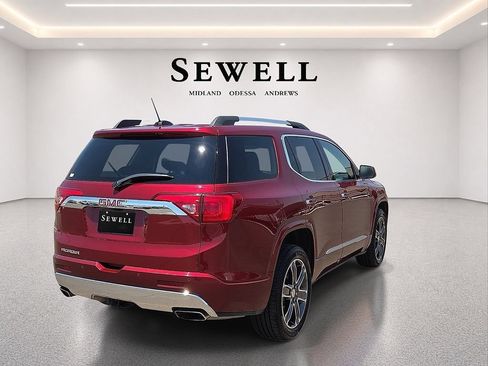 Used 2018 GMC Acadia Denali w/ Technology Package FWD image 4