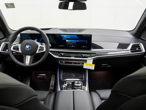 New 2026 BMW X5 xDrive50e w/ Executive Package image 11