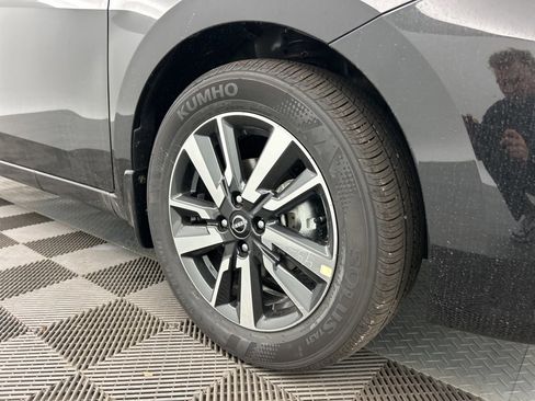 New 2025 Nissan Versa SV w/ Trunk Package image 4