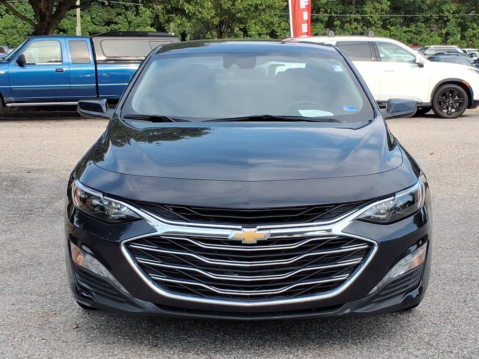Used 2023 Chevrolet Malibu LT FWD image 2