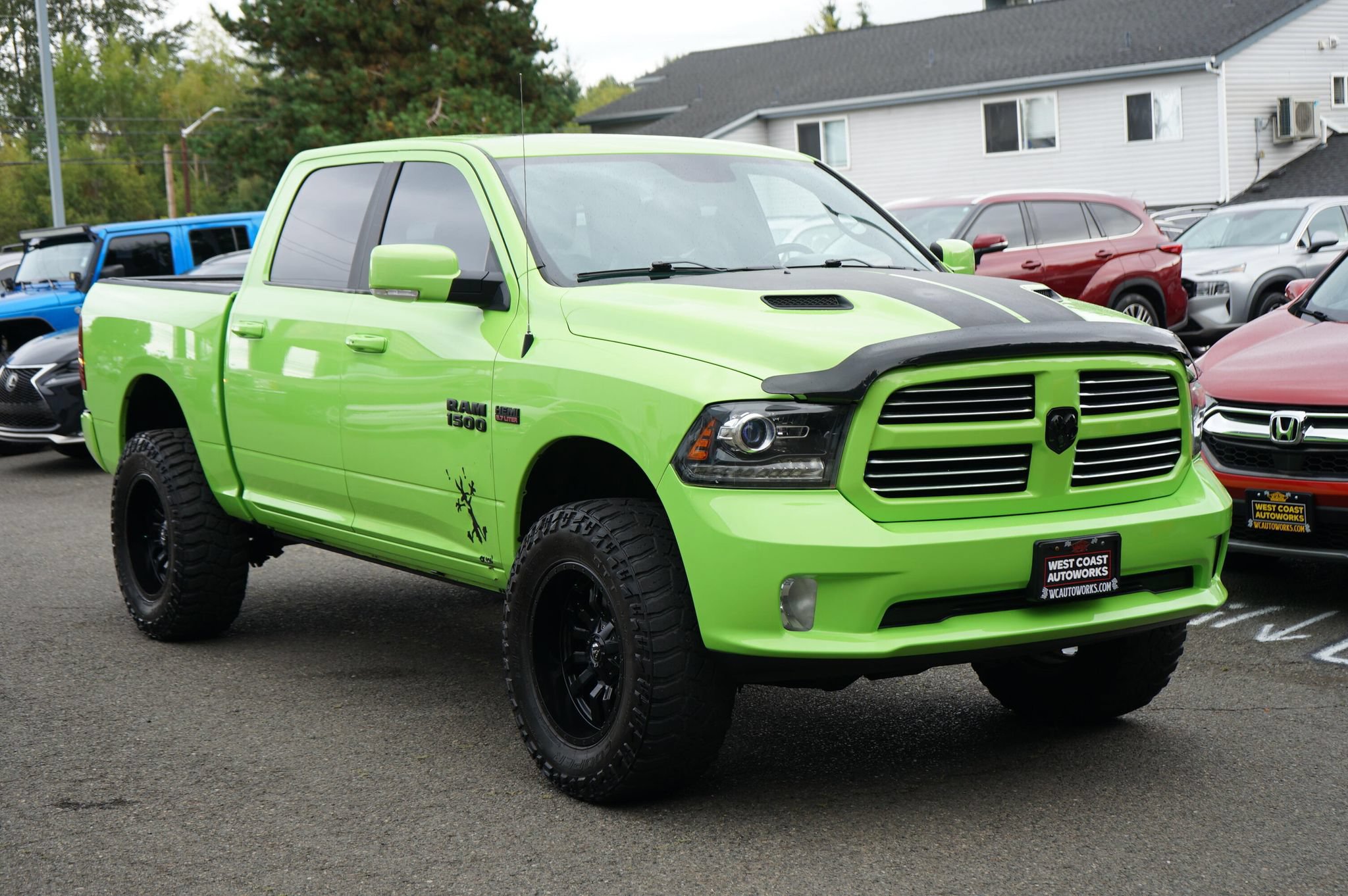 Used 2017 RAM 1500 Sport w/ Sublime Green Sport Package AWD/4WD image 7