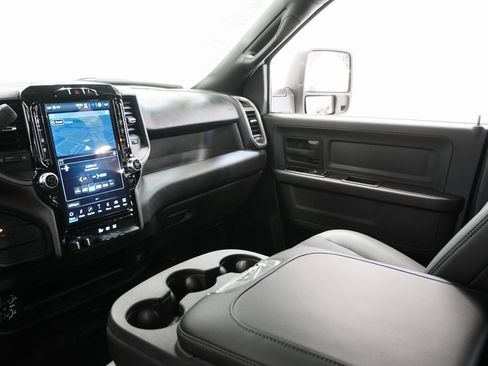 Used 2024 RAM 3500 Tradesman image 17