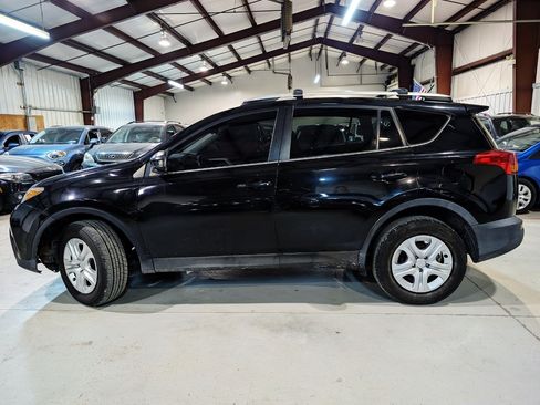 Used 2014 Toyota RAV4 LE AWD/4WD image 4